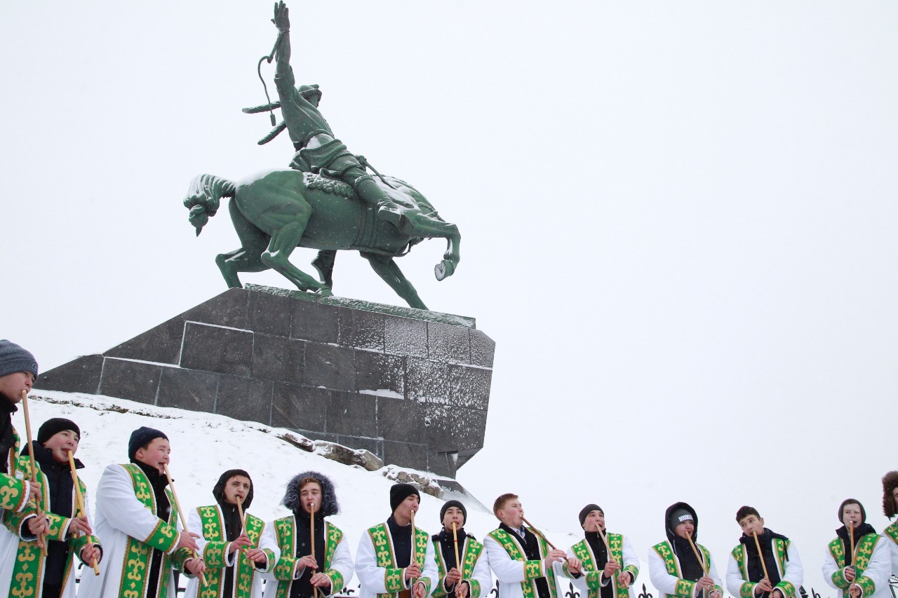 Салават Юлаев памятник на башкирском языке