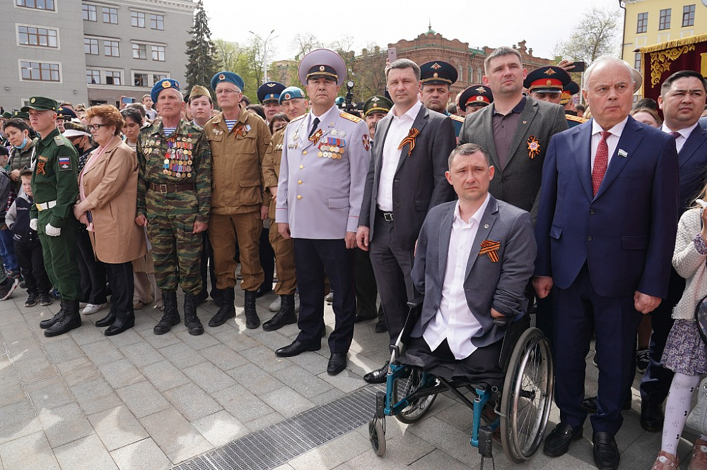 Радий Хабиров принял участие в закладке гильзы с землёй в основание памятника Минигали Шаймуратову