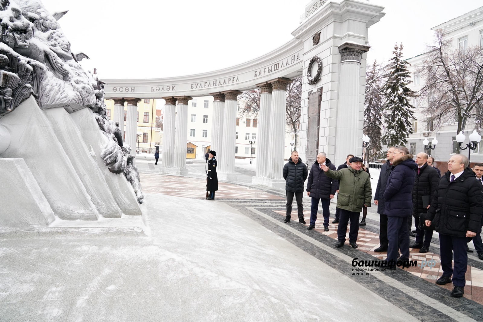 памятник шаймуратову в уфе на советской площади