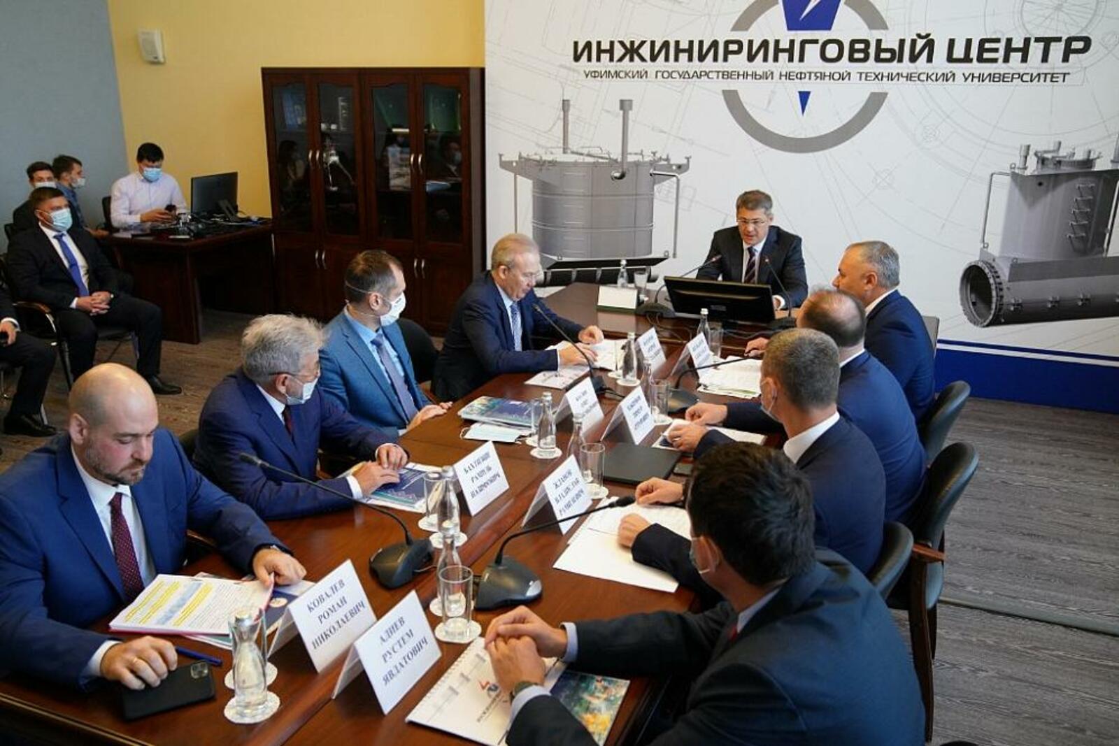 Олег Яровиков