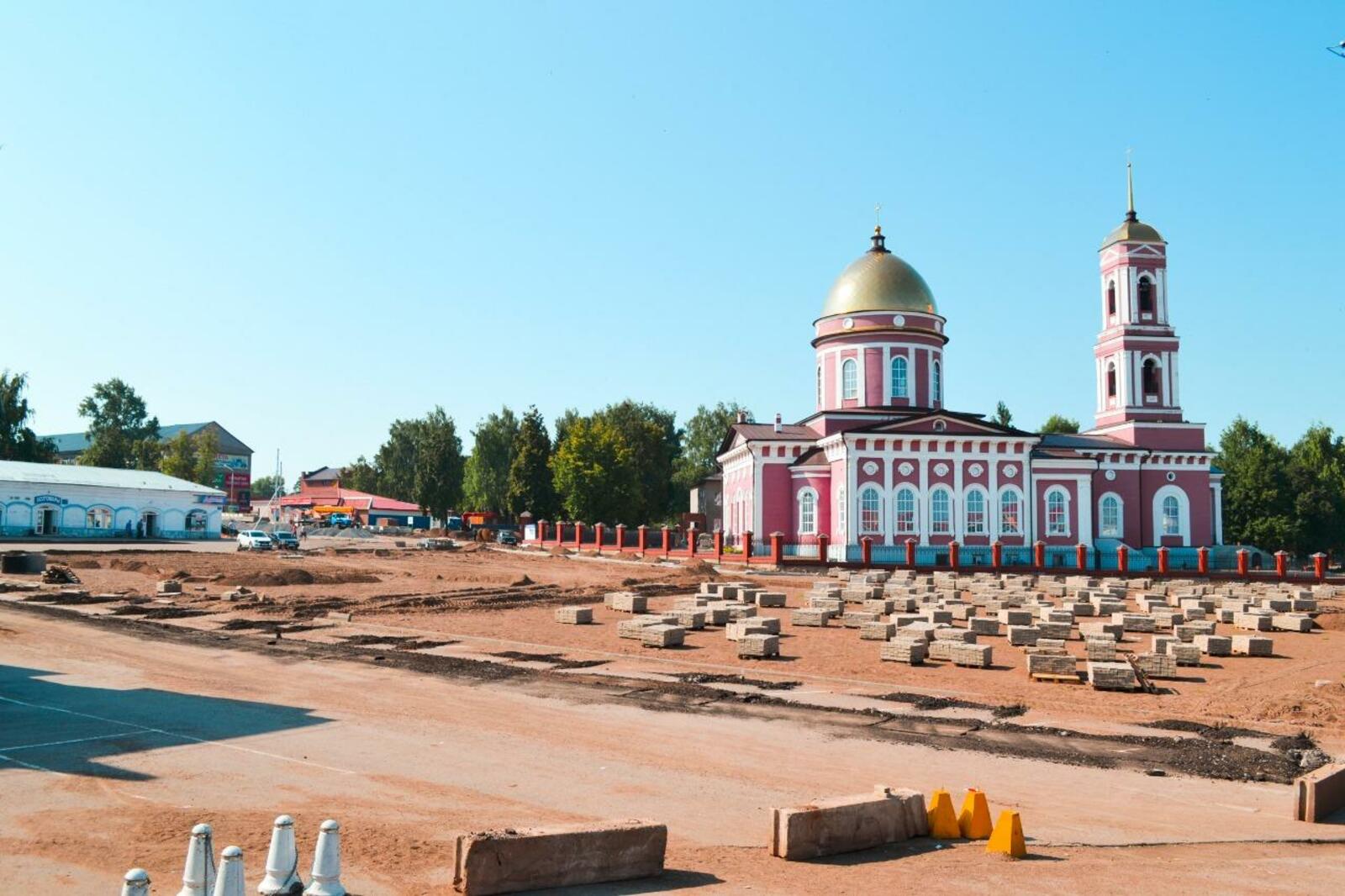 Бирск башкортостан. Бирск центр города. Бирск центр площадь. Бирск площадь города. Бирск Октябрьская площадь.