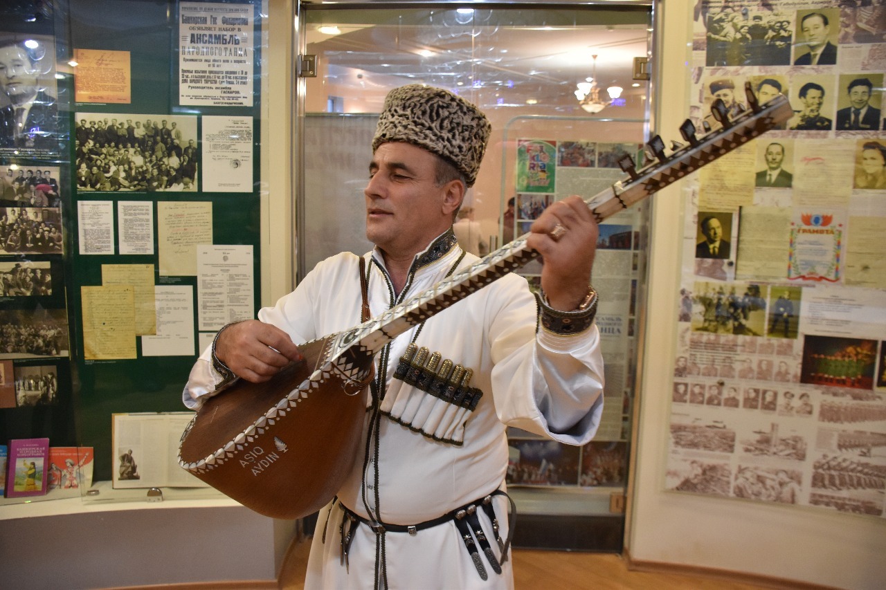 Фестиваль Ашугов