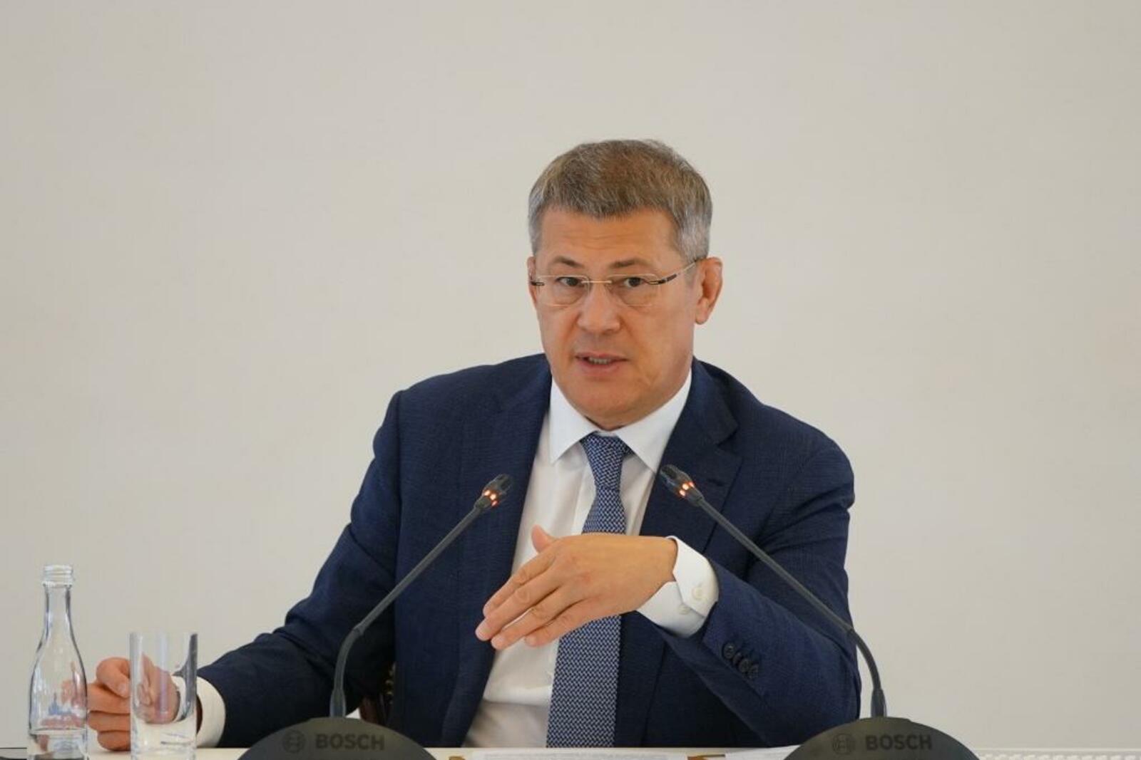 Олег Яровиков