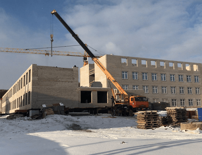 В Учалах продолжается строительство школы на 1225 мест