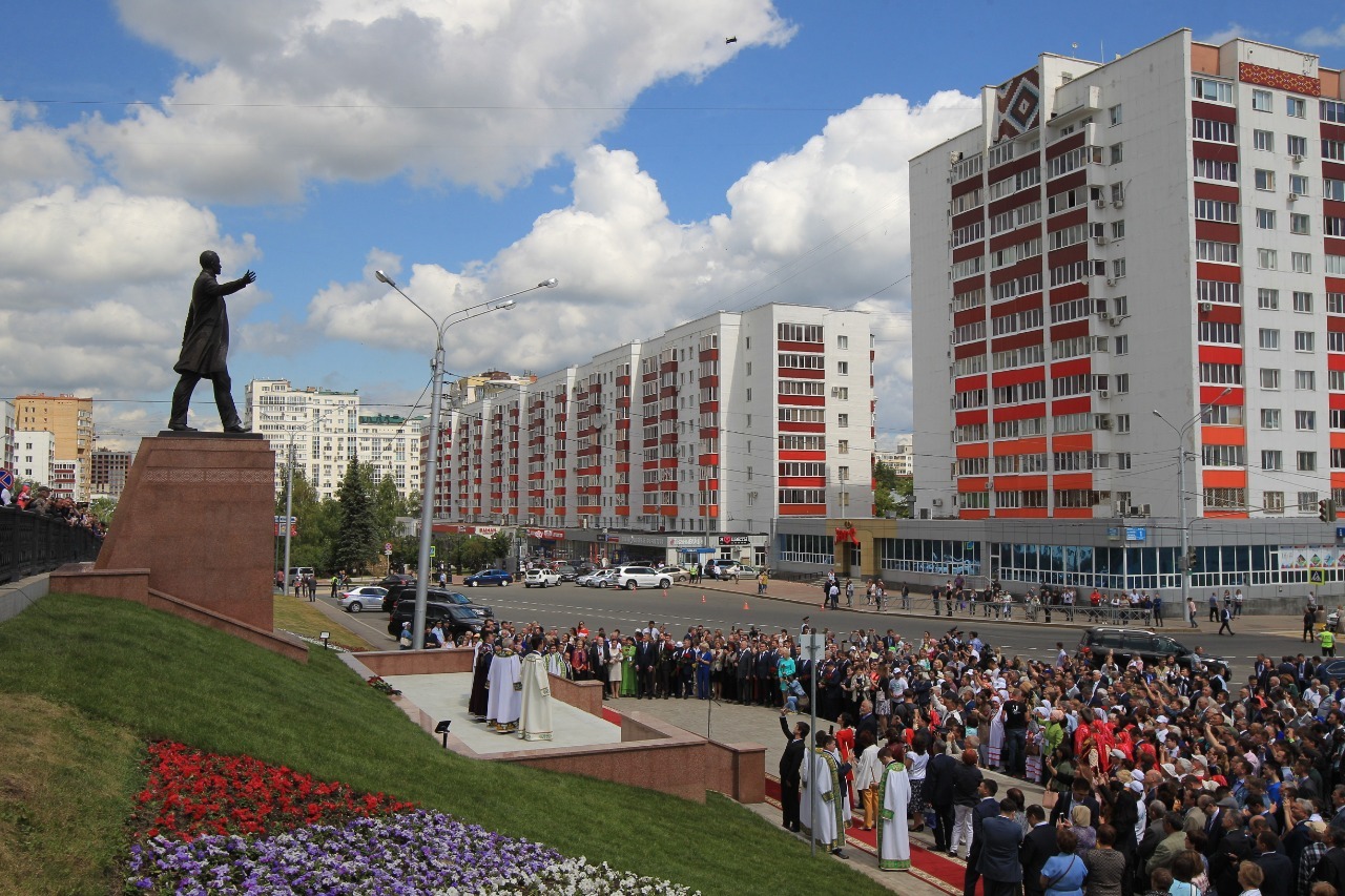 Памятник Бабичу в Уфе