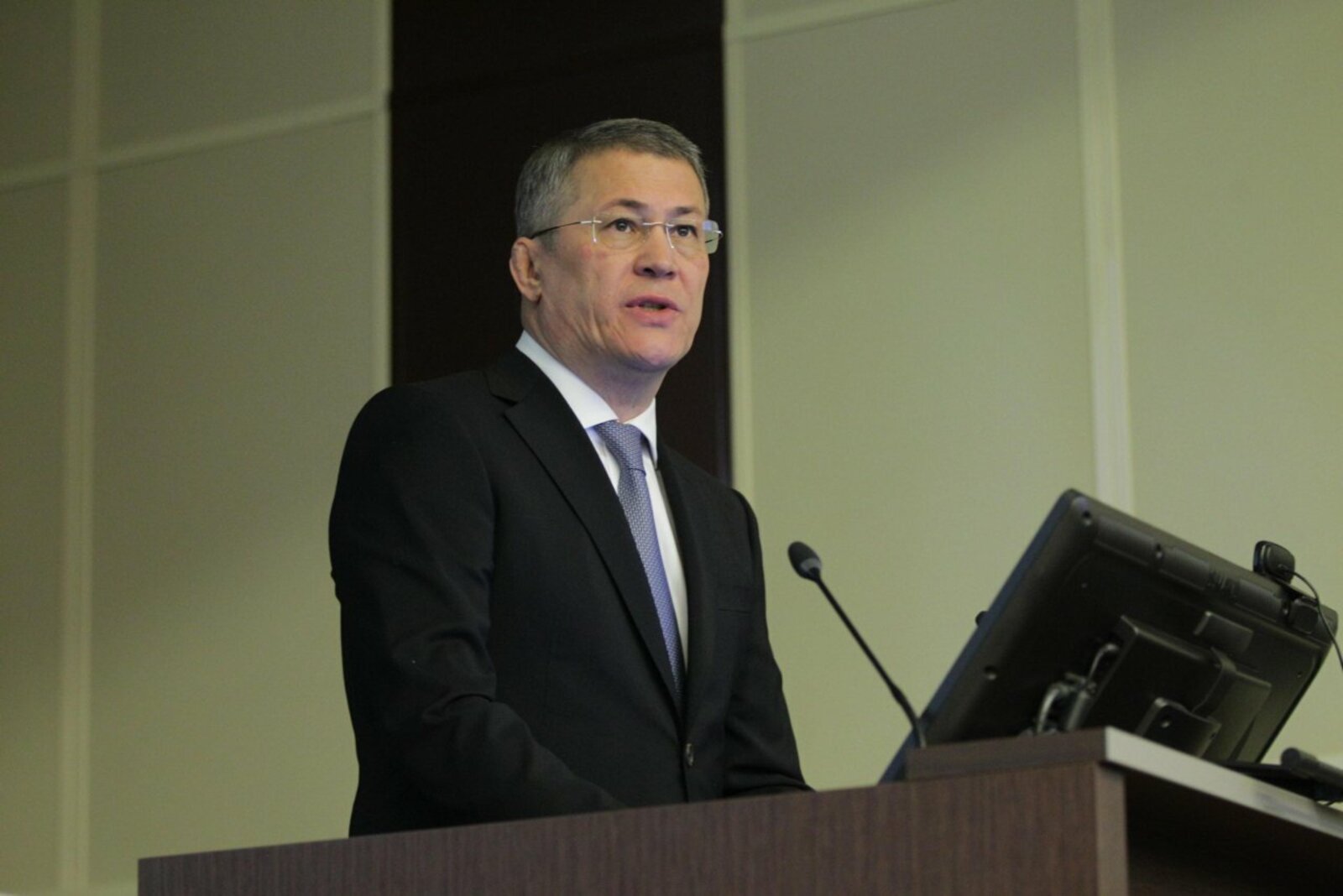 Олег Яровиков