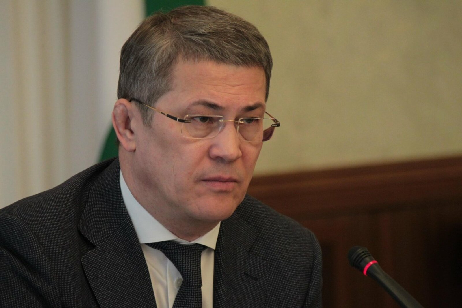 Олег Яровиков