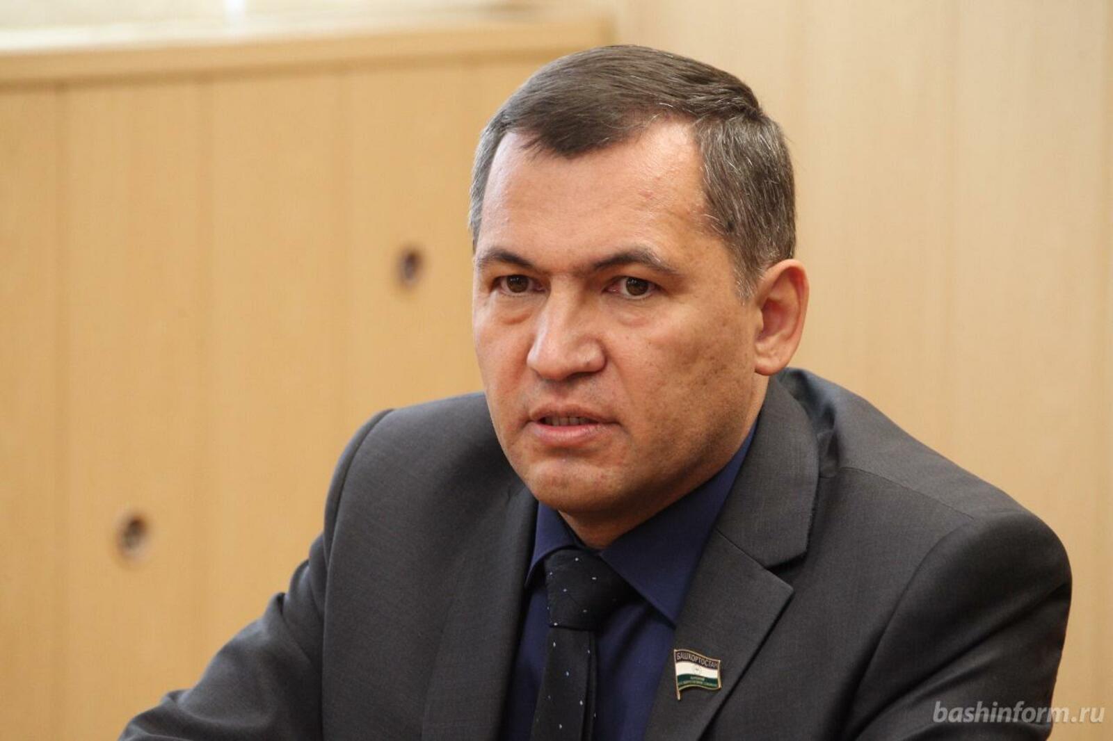 Олег Яровиков