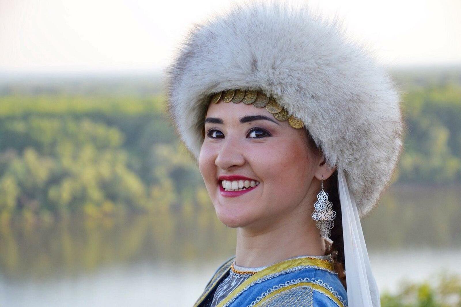 Лица национальной. Башкирская кураистка Земфира Рашитова. Лица народов башкиры. Лицо башкирской национальности. Смуглые башкирки.