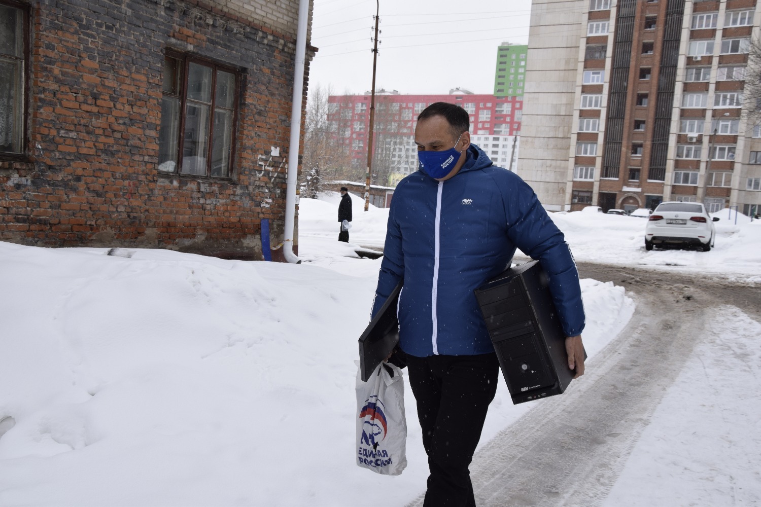 Студент из донецка работающий с молодежью