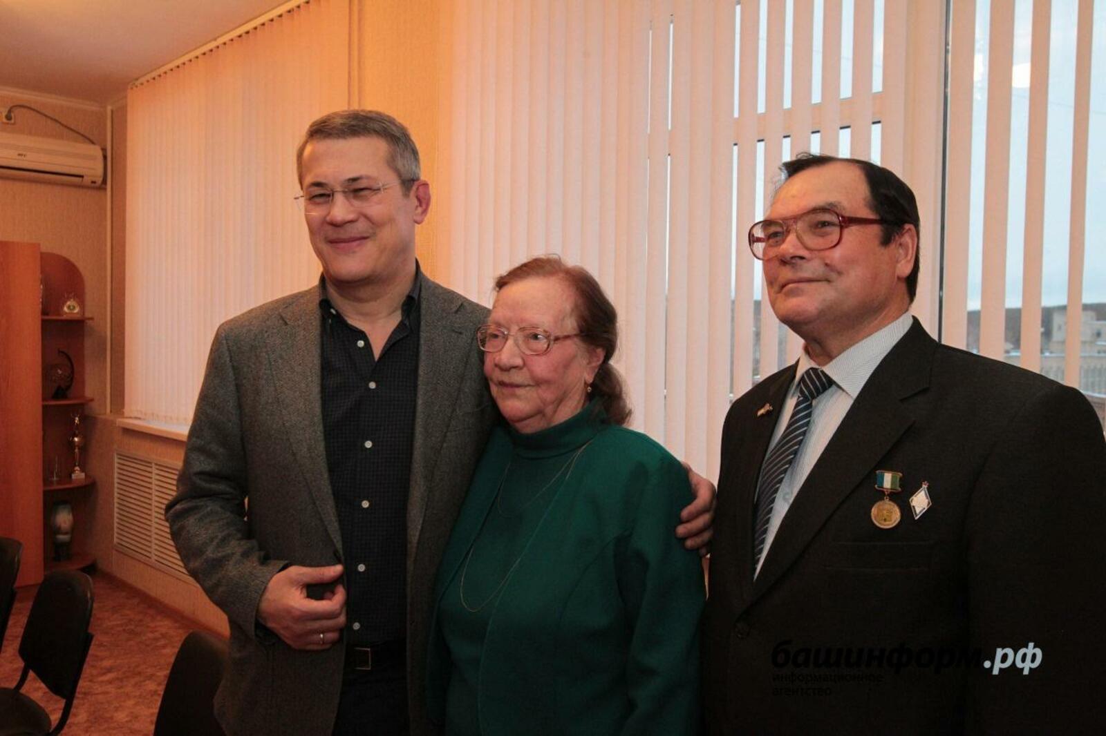 Олег Яровиков, социальные сети