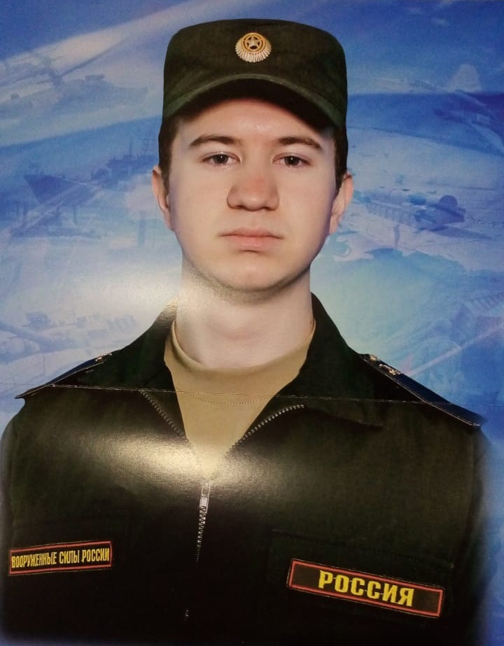 младший сын Эльмир