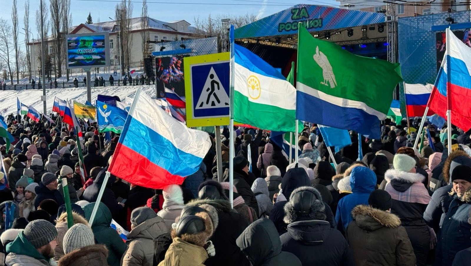 Не надо предавать. Если тебя предали один раз. Не надо предавать. Не бойся врагов бойся друзей. Не предавай.