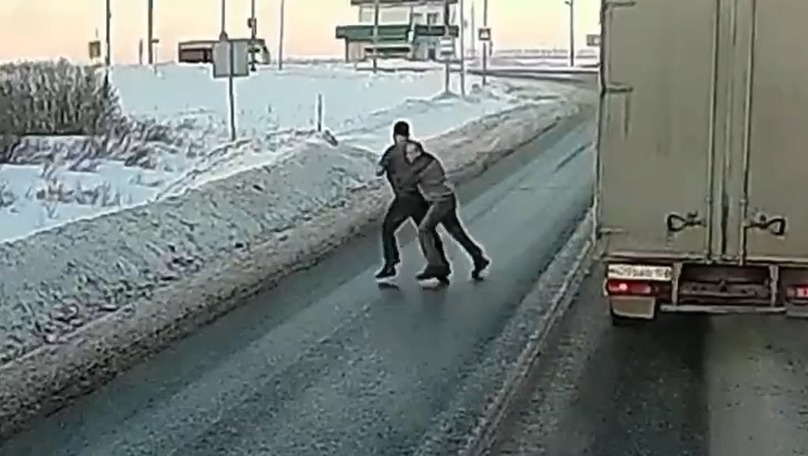 драки на дорогах 2023 видео
