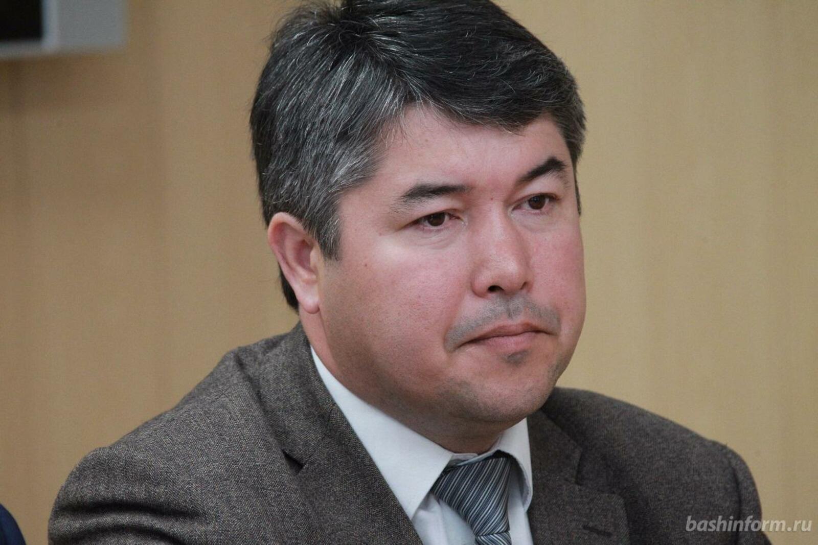 Олег Яровиков