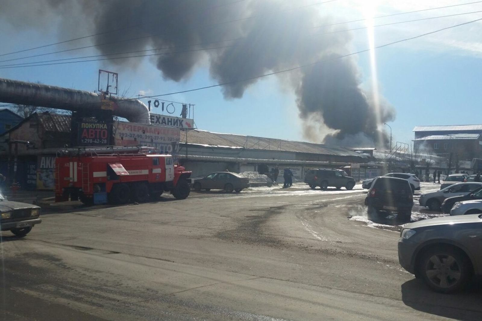 В сипайлово горит сейчас. Пожар в Уфе Сипайлово. Пожар на Новоженова. Огонь Уфа Сипайлово. В Уфе сегодня произошел взрыв в Сипайлово.