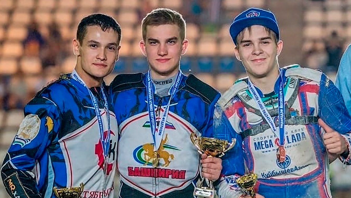 Чемпионы России парни 2002 года