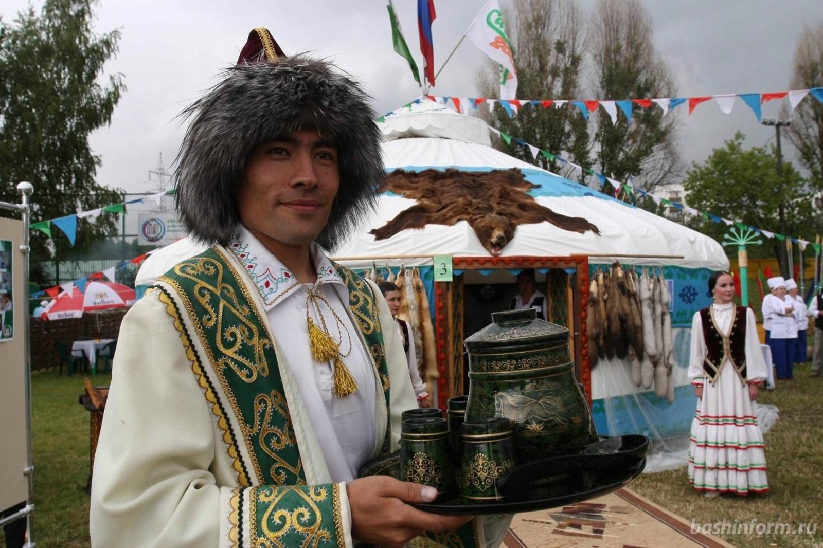 Олег Яровиков