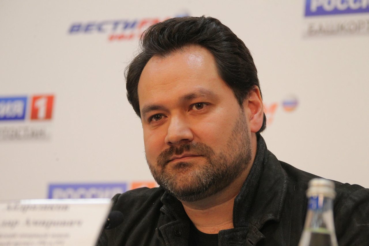 Ильдар абдразаков вднх. Ильдар Абдразаков. Абдразаков Аскар и Ильдар братья. Аскар Абдразаков. Ильдар Абдразаков брат.