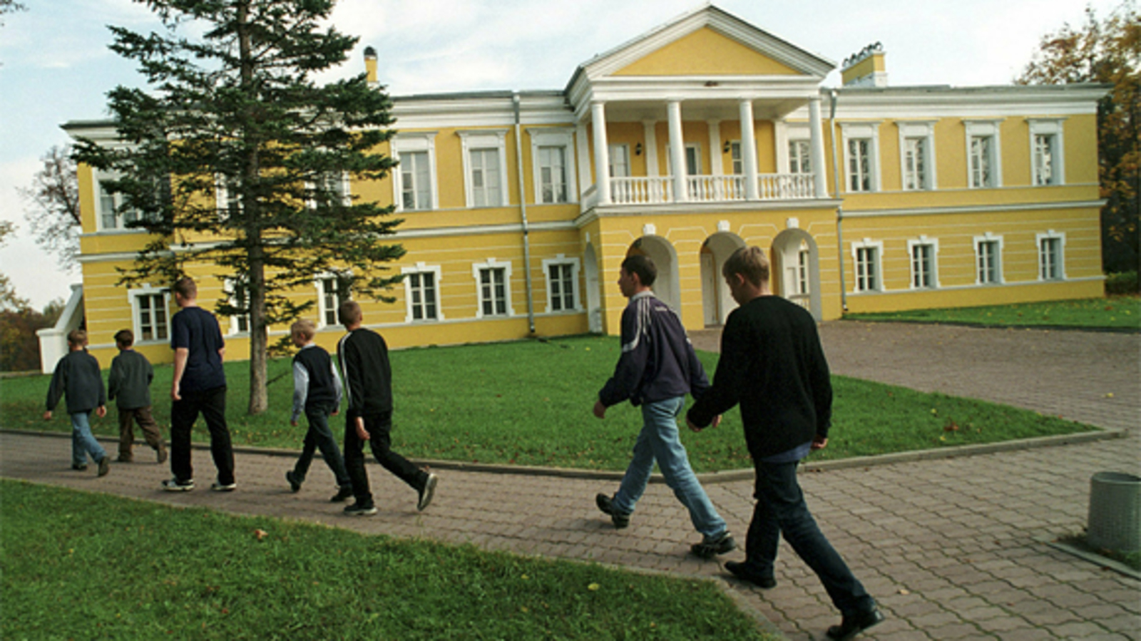 Виктор Ахломов, газета «Известия»