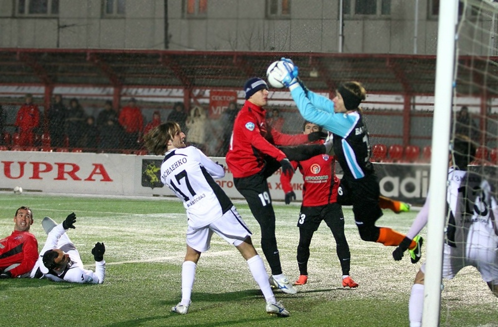 Фото с сайта www.fckhimki.ru.