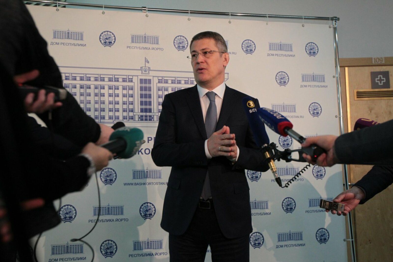 Олег Яровиков