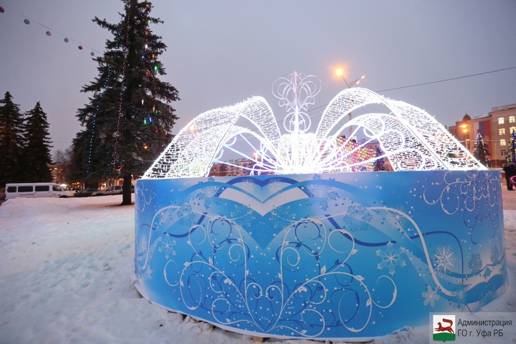 центральная елка в уфе. уфимские елки 2023. гдк елка уфа. цирк в гдк уфа. гдк елка уфа.