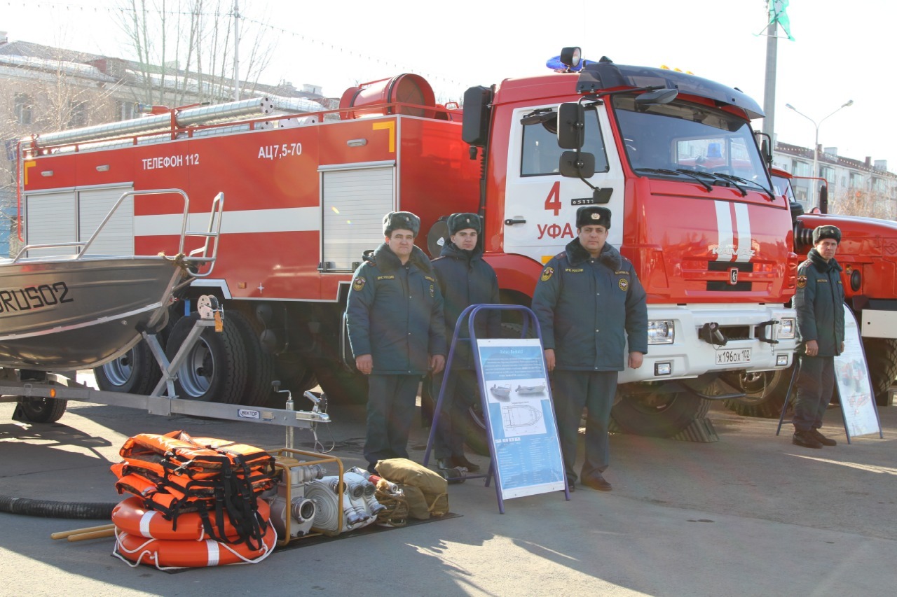 Машина мчс. Зил 5301 аварийная служба. Газ 27527 аварийно- газовая служба 04. Газ 27057 аварийная газовая служба. Аварийка уфа.