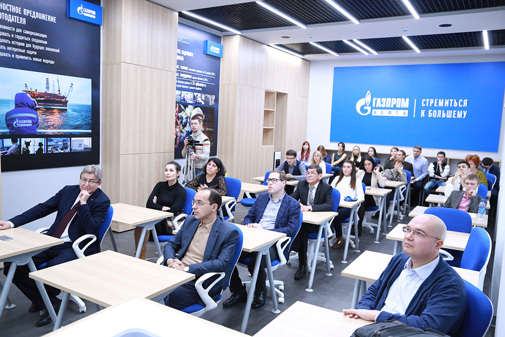 Сотрудники газпрома