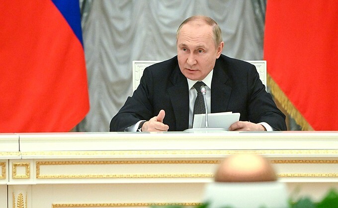 В России объявили о повышении пенсий, МРОТа и прожиточного минимума