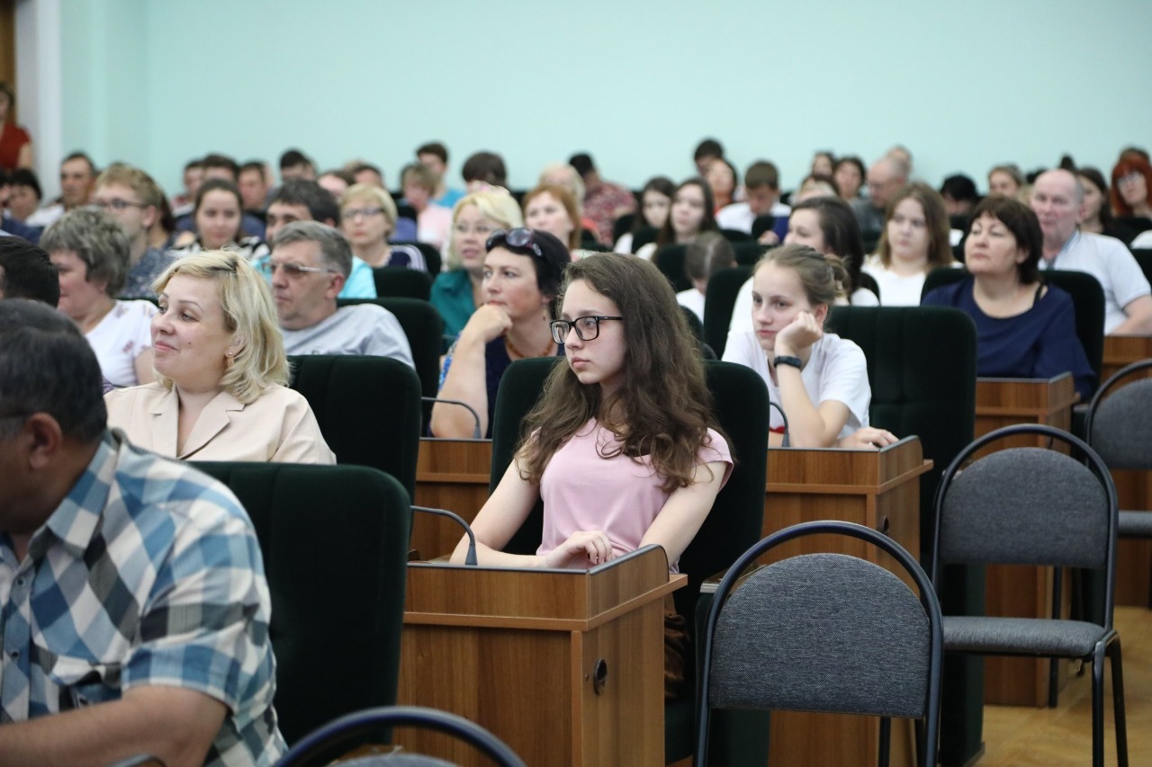 Ректор угнту. Абитуриент УГНТУ. Ректор г Уфа УГНТУ фото. УГНТУ Абдуллина Зишана
