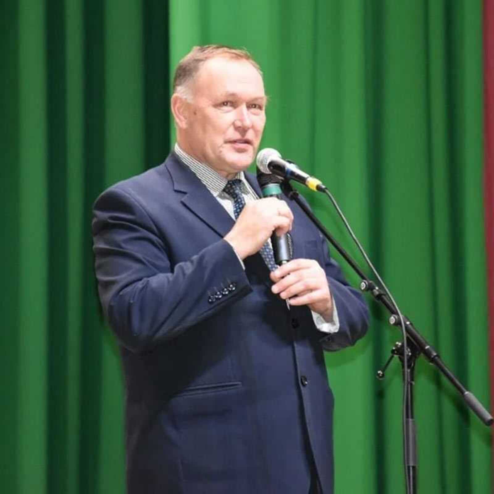 Хакимиәт башлығы урынбаҫарын ҡар баҫҡан