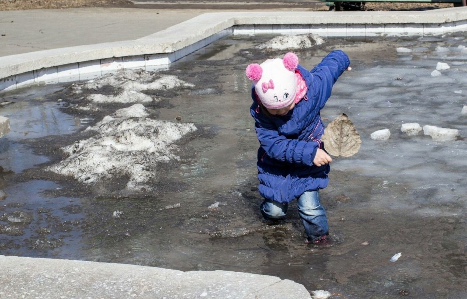 В Башкирии трёхлетняя девочка захлебнулась в луже