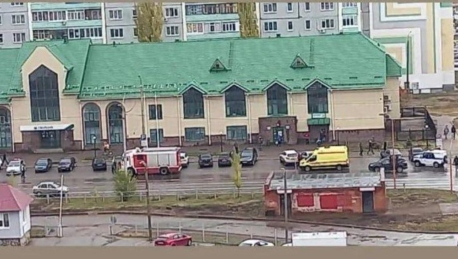 В Стерлитамаке к зданию банка стянулись экстренные службы