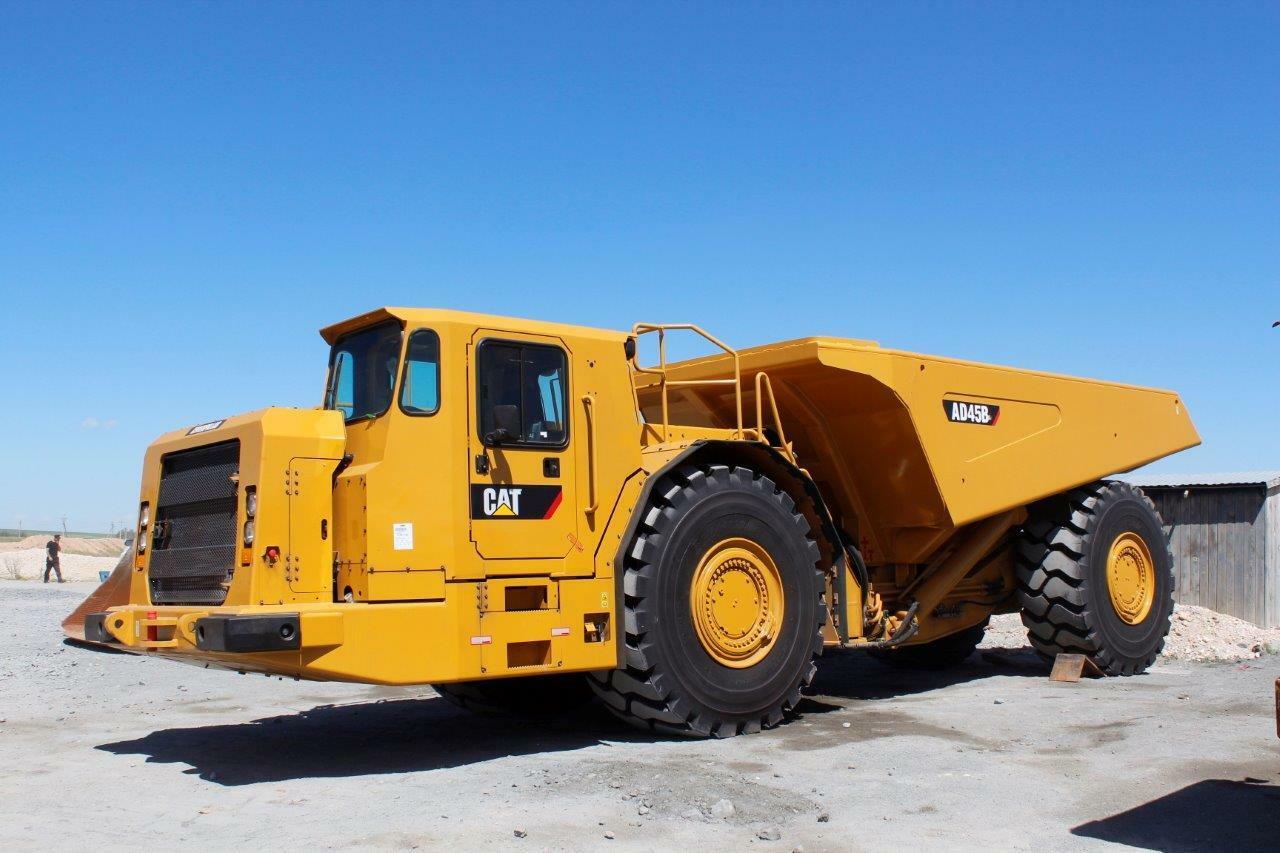 Нова техника. Caterpillar ПДМ 1700. ПДМ Катерпиллер r1700. ПДМ Cat 1700. Шахтный самосвал Катерпиллер.