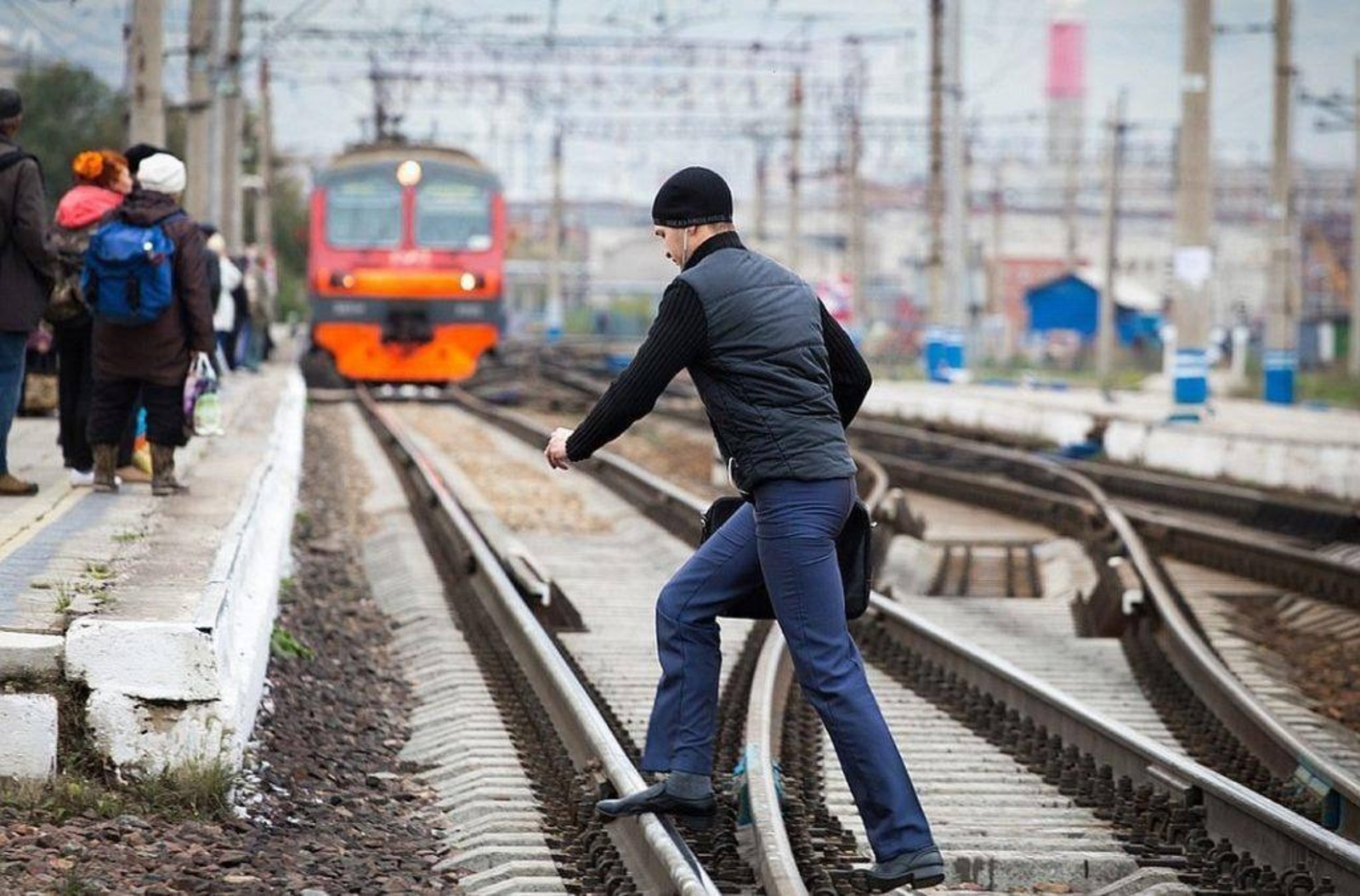 Человек по рельсам